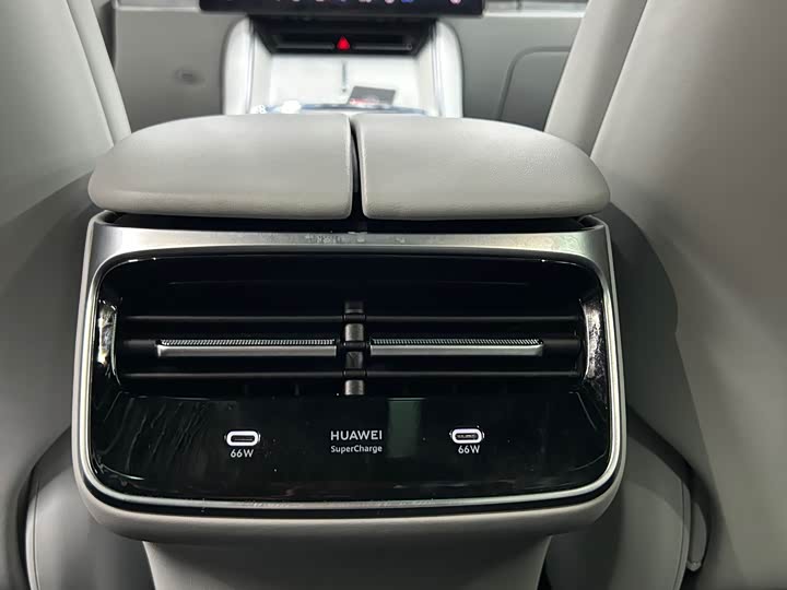 Фото 18 - Luxeed S7