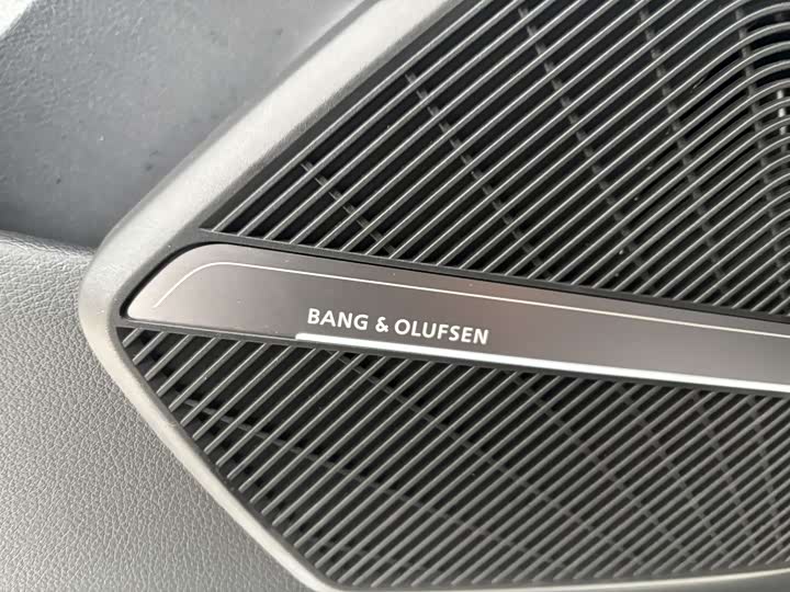 Фото 12 - Audi Q5L