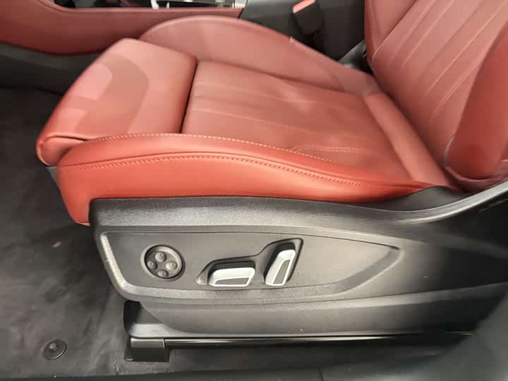 Фото 15 - Audi Q5L