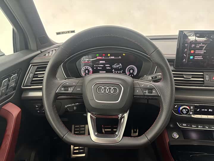 Фото 17 - Audi Q5L