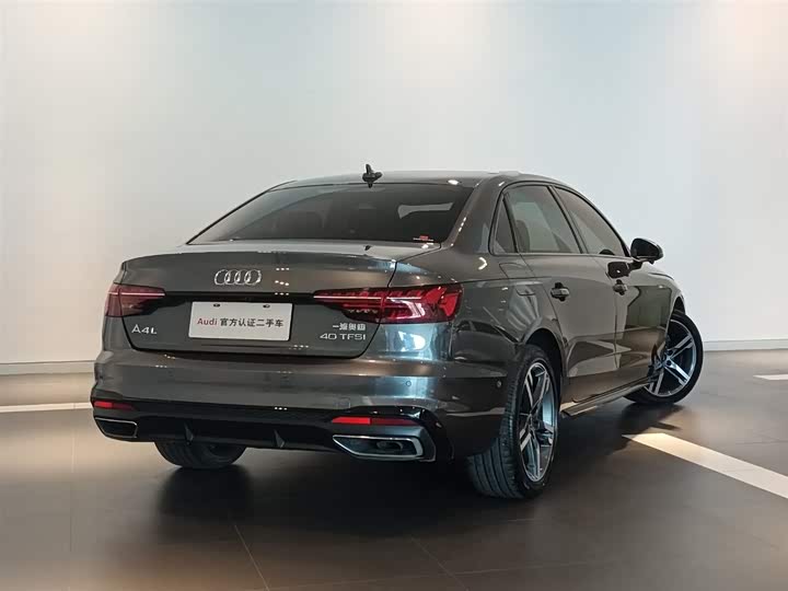 Фото 4 - Audi A4L