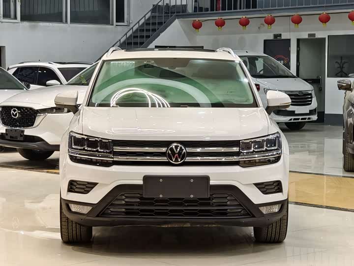 Фото 1 - Volkswagen Tharu