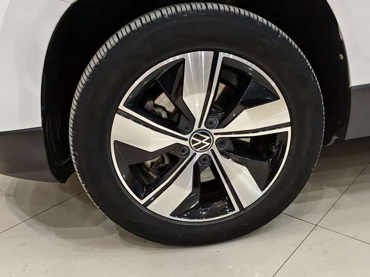 Фото 5 - Volkswagen Tharu