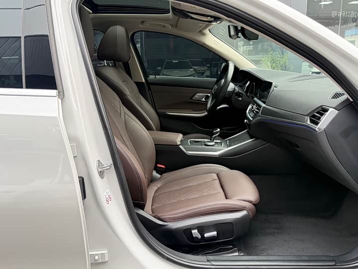 Фото 10 - BMW 3 Series