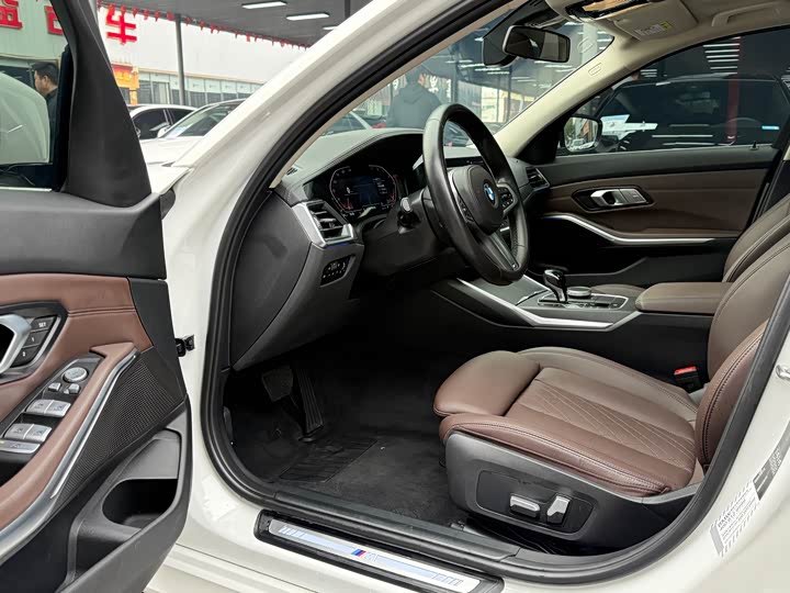 Фото 4 - BMW 3 Series