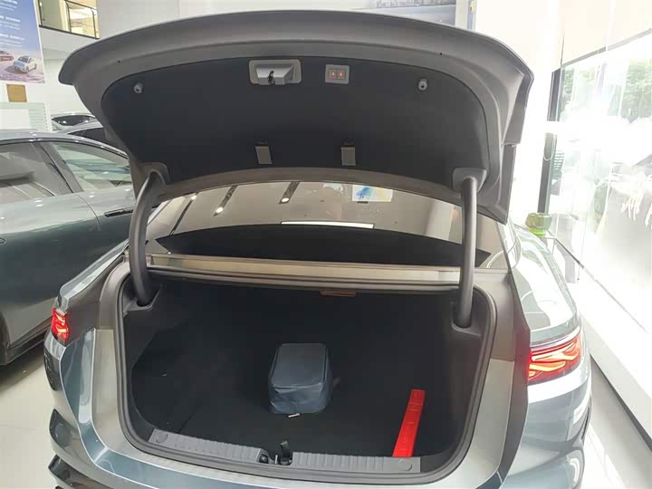 Фото 19 - BYD Han L