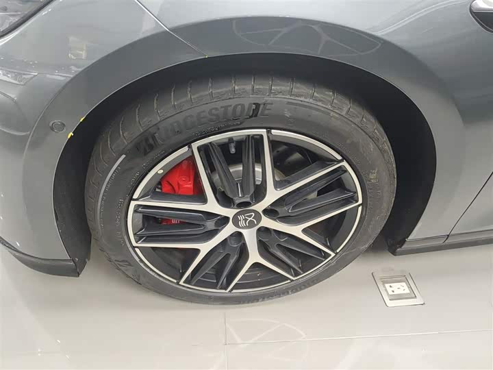 Фото 23 - BYD Han L