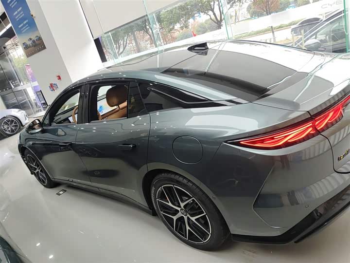 Фото 5 - BYD Han L