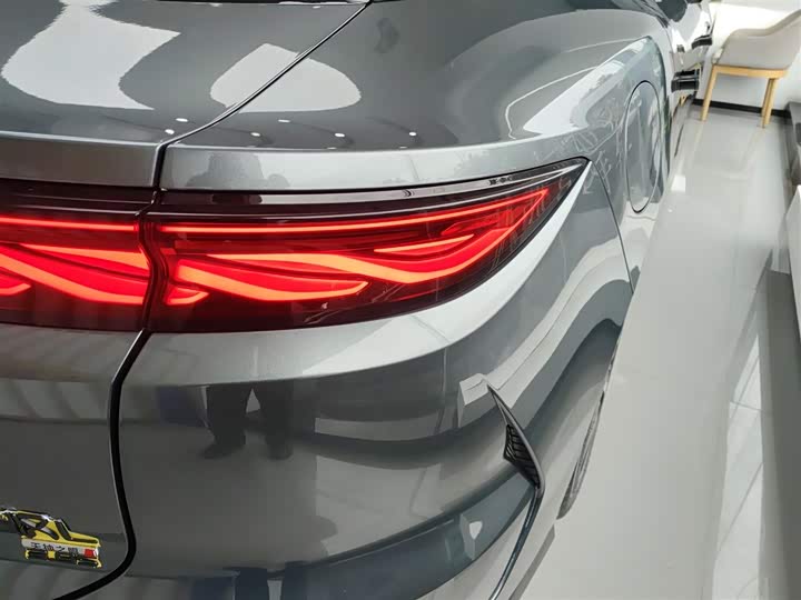 Фото 8 - BYD Han L