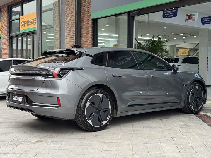 Фото 5 - Zeekr 001