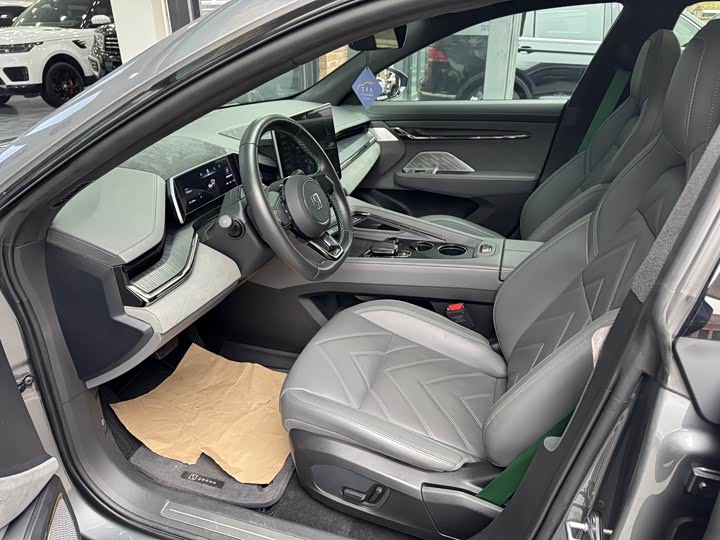 Фото 7 - Zeekr 001