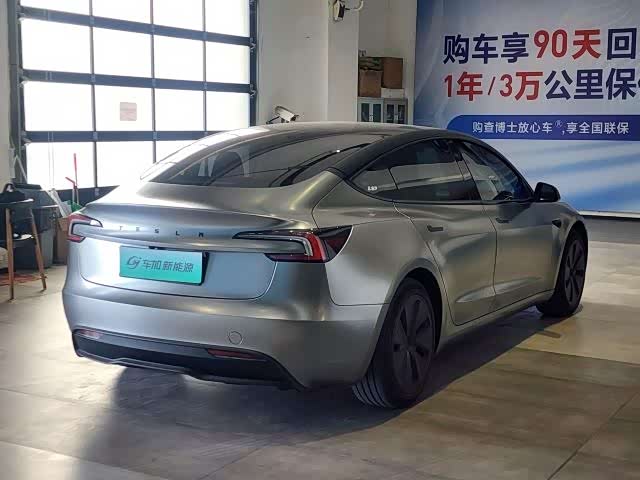 Фото 9 - Tesla Model 3