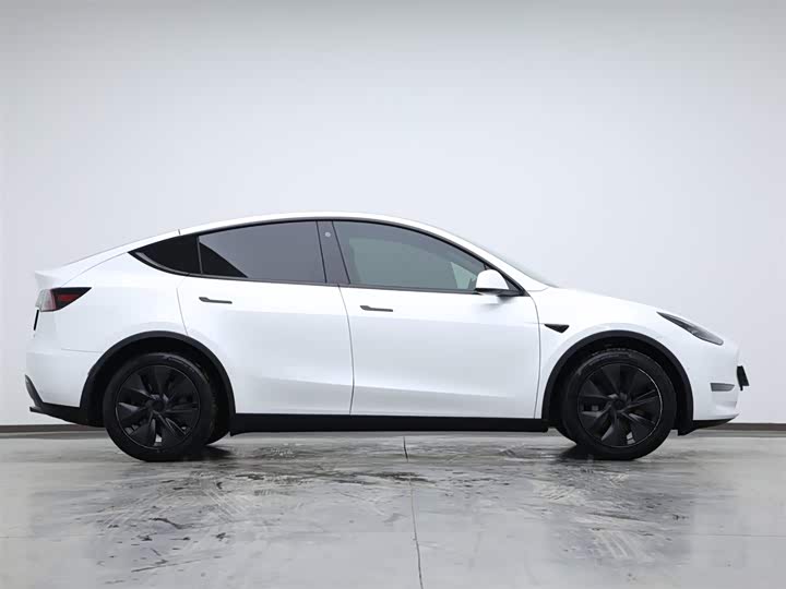 Фото 6 - Tesla Model Y