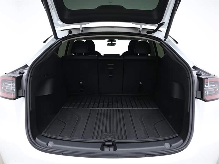 Фото 8 - Tesla Model Y