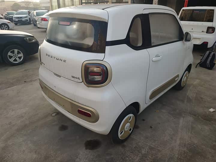 Фото 7 - Bestune Pony