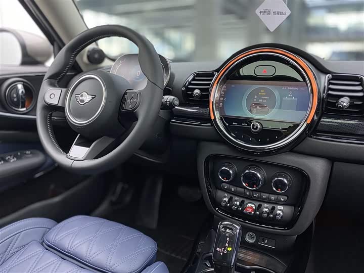 Фото 17 - Mini Clubman