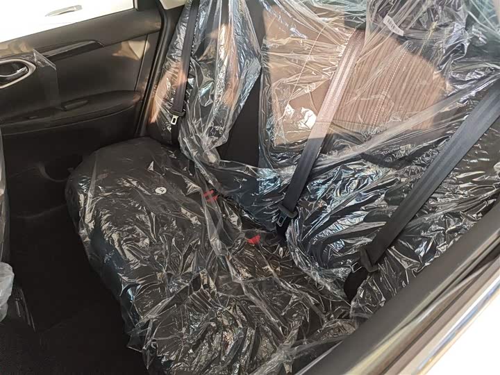 Фото 17 - Nissan Sylphy