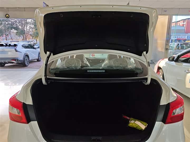 Фото 19 - Nissan Sylphy