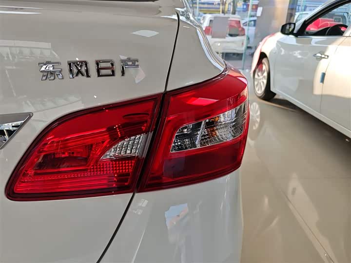 Фото 8 - Nissan Sylphy