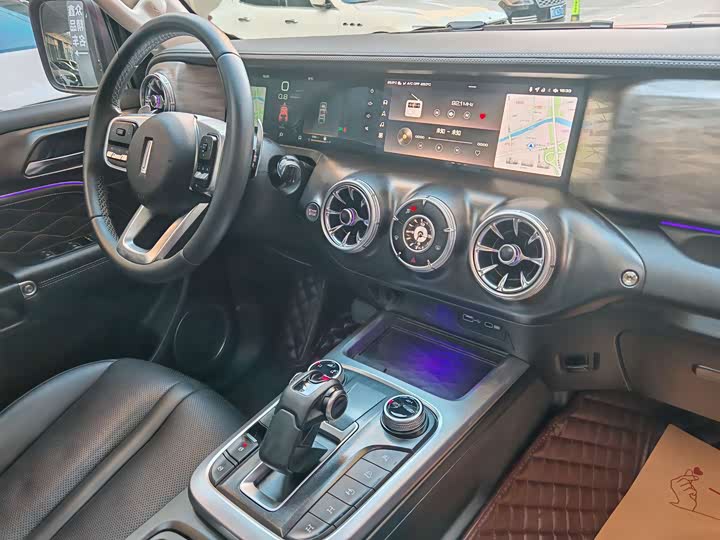 Фото 6 - Tank 300