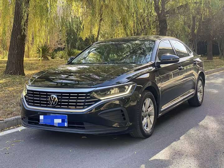 Фото 1 - Volkswagen Passat