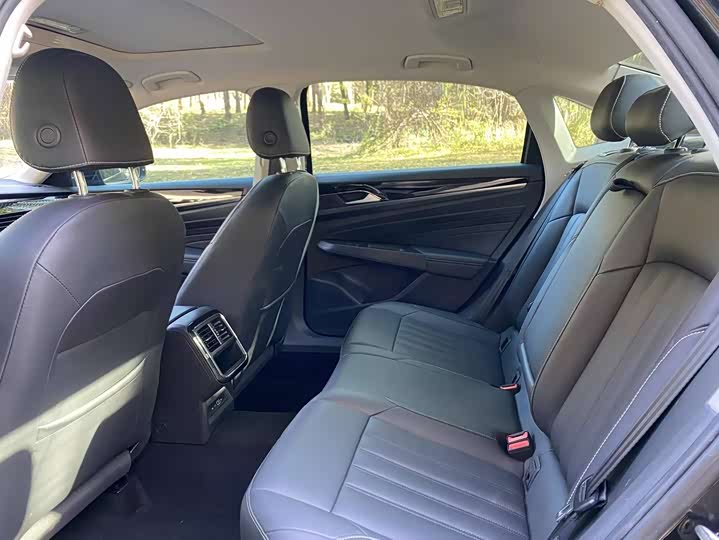 Фото 5 - Volkswagen Passat