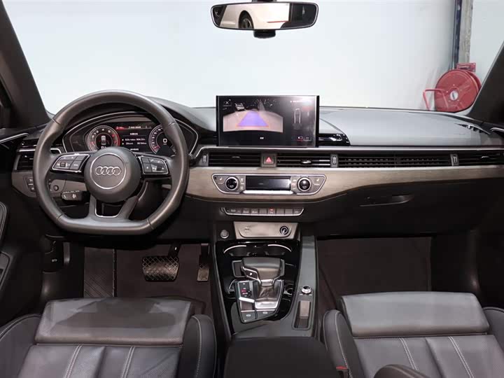 Фото 11 - Audi A4L