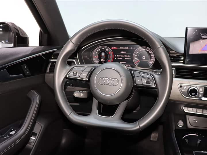 Фото 12 - Audi A4L