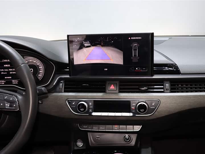 Фото 13 - Audi A4L