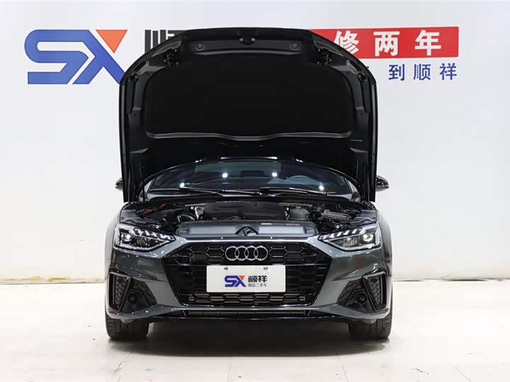 Фото 19 - Audi A4L