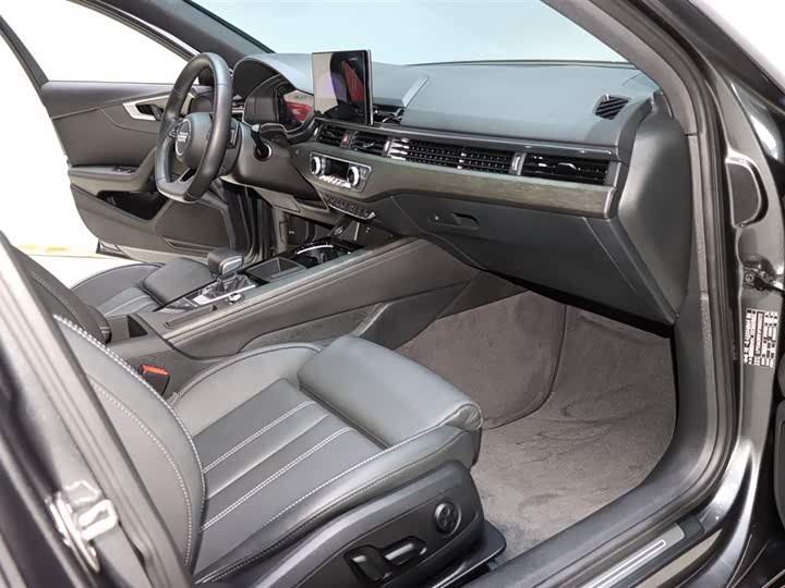 Фото 7 - Audi A4L