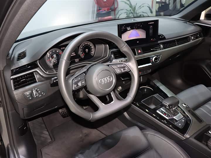 Фото 9 - Audi A4L