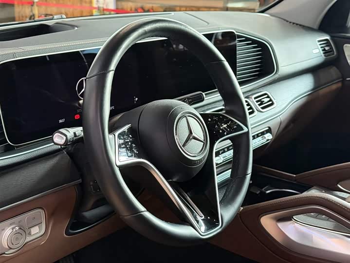 Фото 14 - Mercedes-Benz GLE-Class