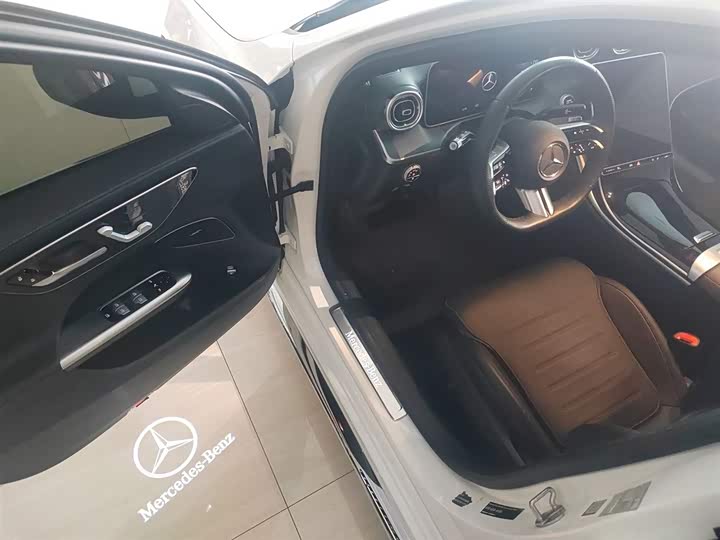 Фото 9 - Mercedes-Benz C-Class