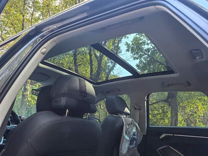 Фото 8 - Audi Q3