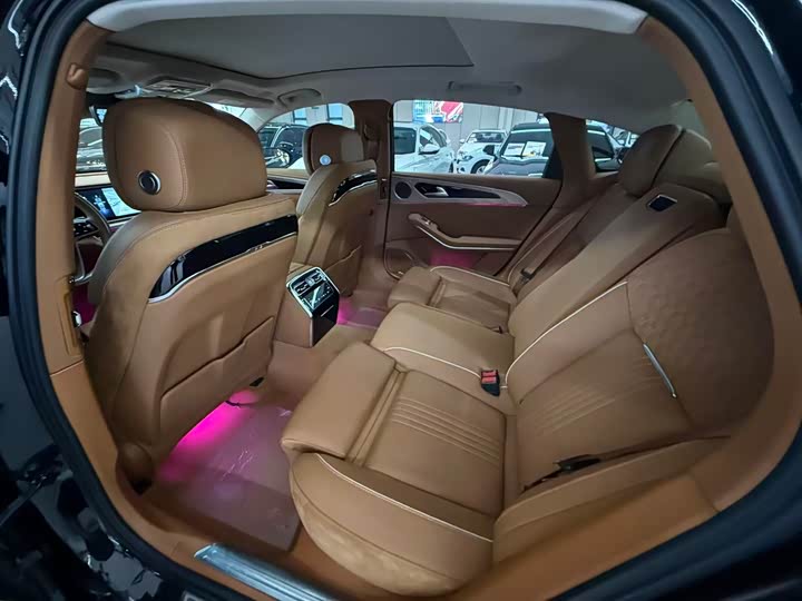 Фото 8 - Hongqi H9