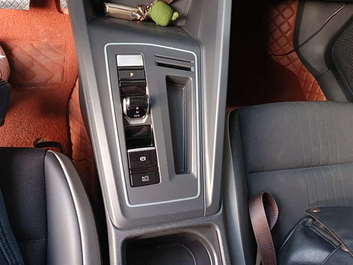 Фото 12 - Volkswagen Golf