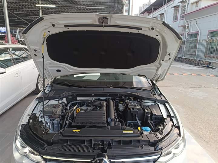 Фото 18 - Volkswagen Golf