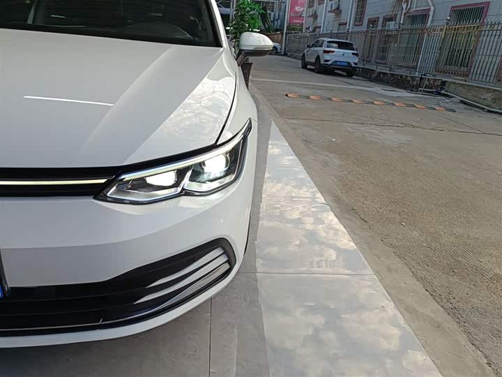 Фото 22 - Volkswagen Golf