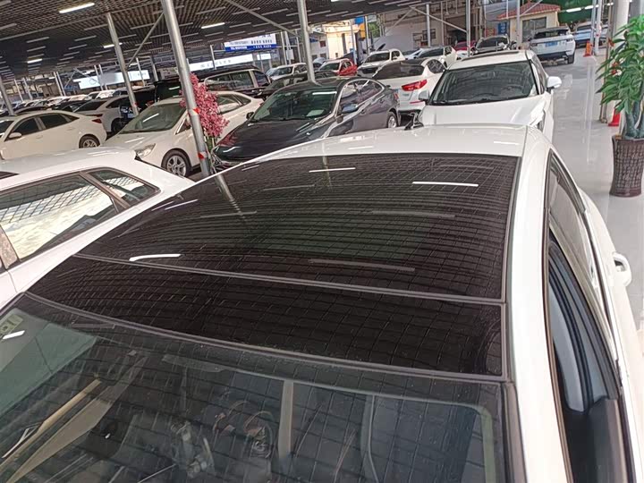 Фото 25 - Volkswagen Golf