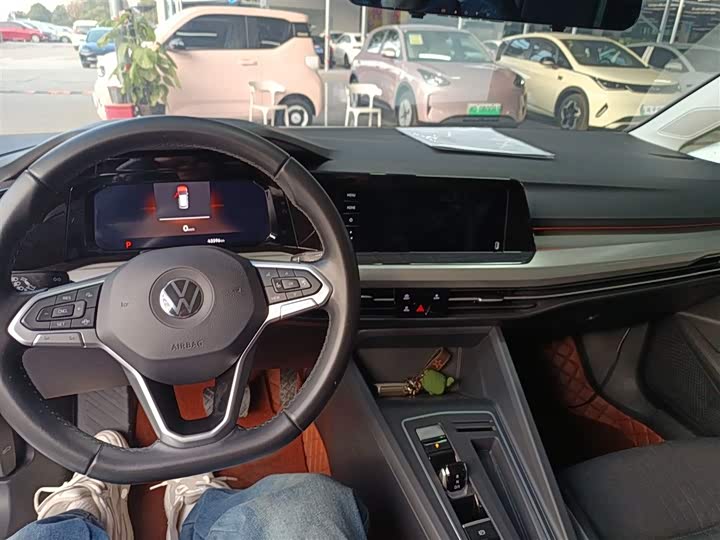 Фото 8 - Volkswagen Golf