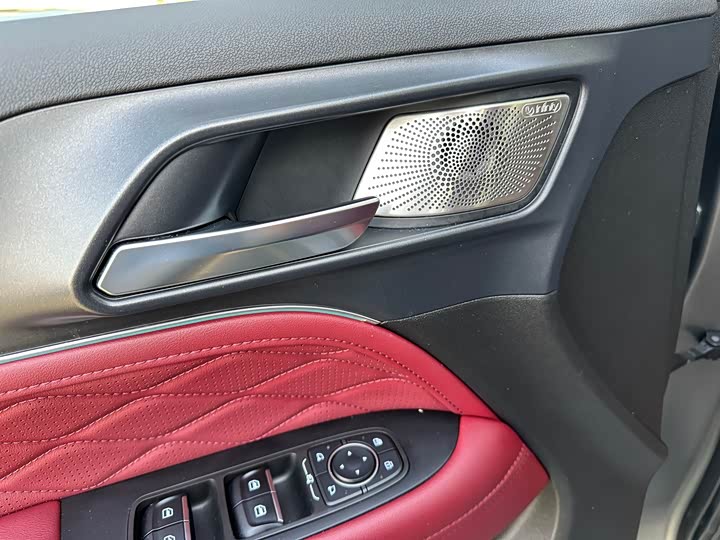 Фото 11 - Tank 300