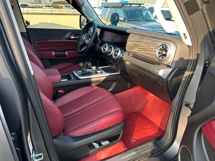 Фото 18 - Tank 300