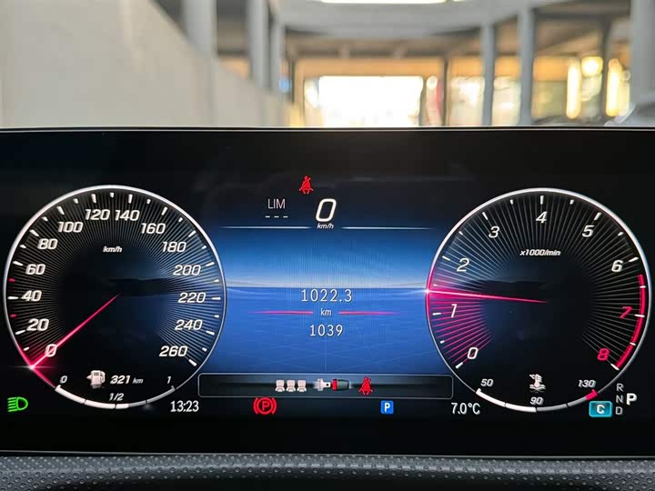 Фото 13 - Mercedes-Benz CLA-Class