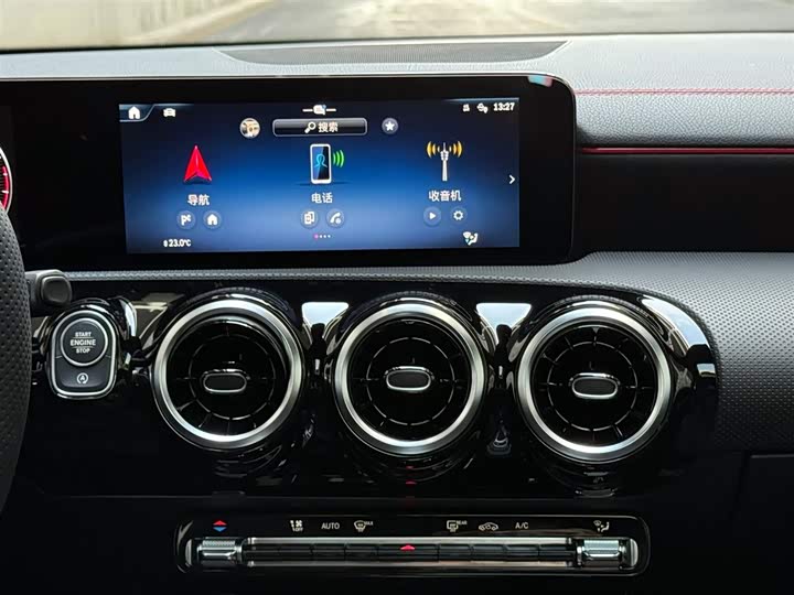 Фото 14 - Mercedes-Benz CLA-Class