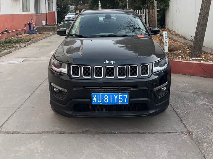 Фото 1 - Jeep Compass
