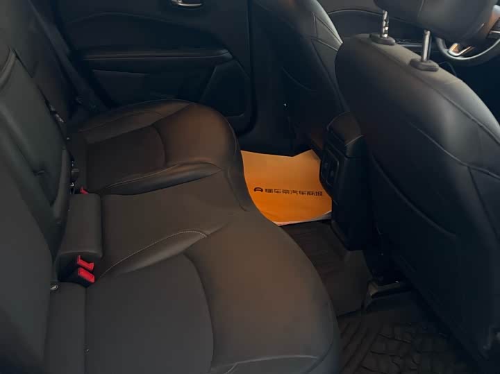 Фото 9 - Jeep Compass