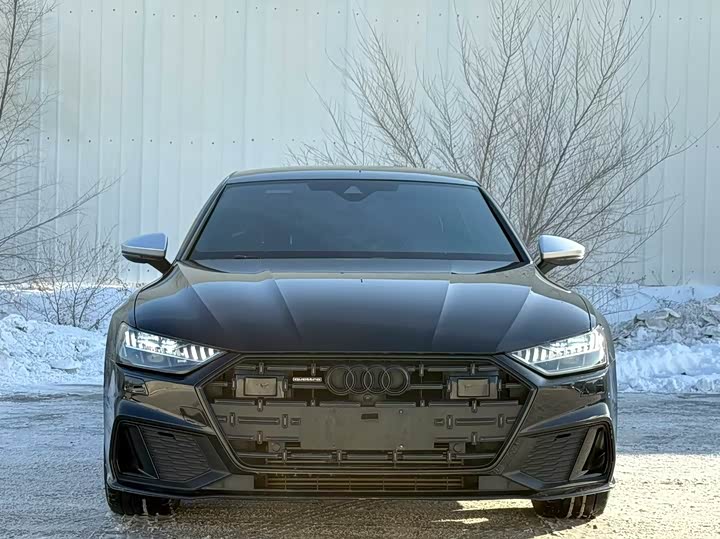 Фото 2 - Audi A7L