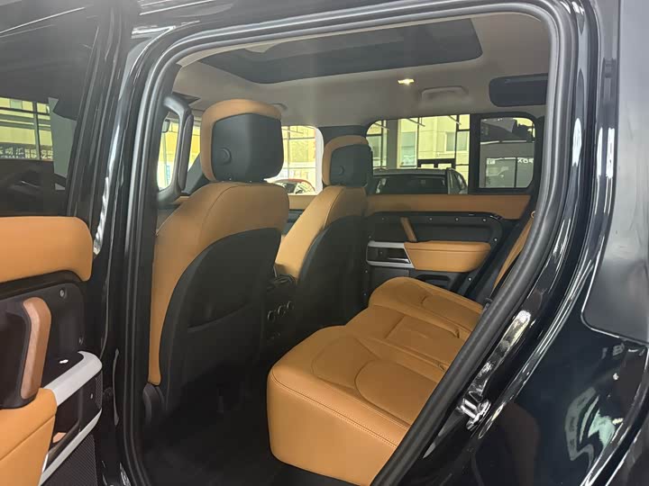 Фото 8 - Land Rover Defender