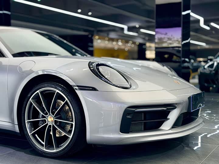 Фото 4 - Porsche 911